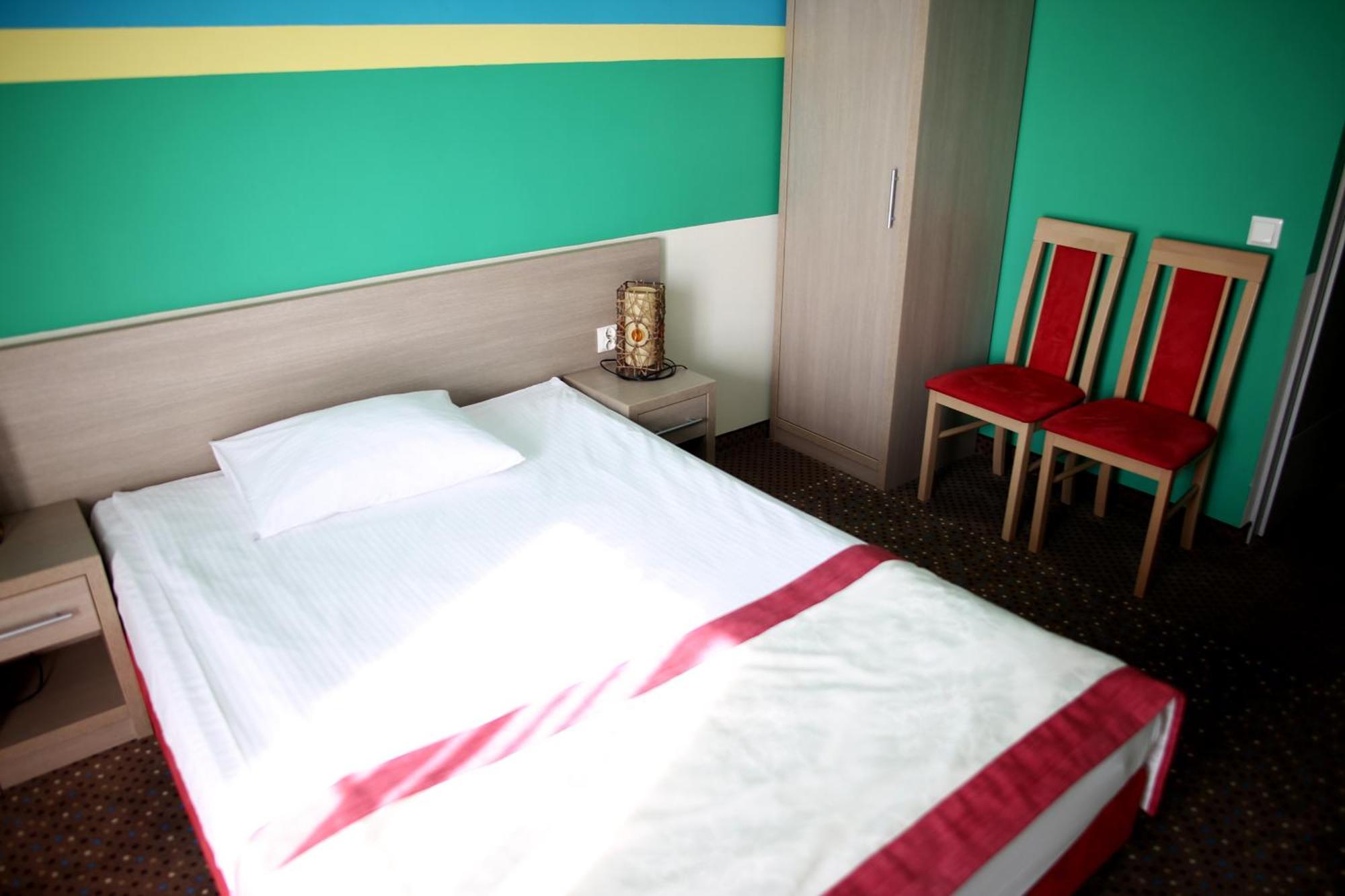 Hotel Folklor เมียดซิเจส พอดลาสกี ห้อง รูปภาพ