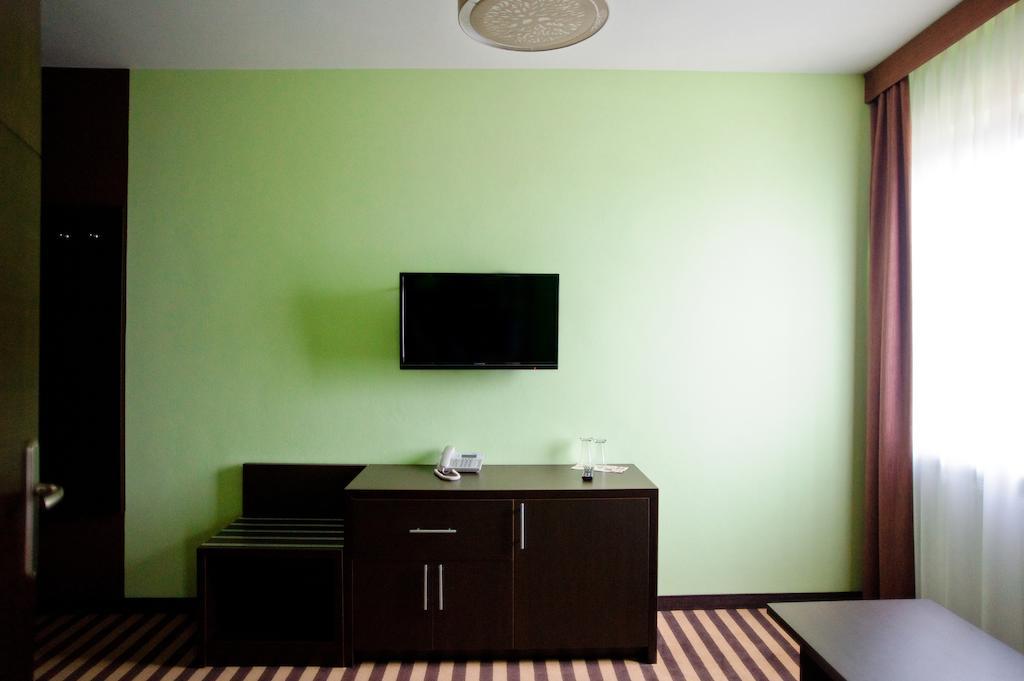 Hotel Folklor เมียดซิเจส พอดลาสกี ห้อง รูปภาพ